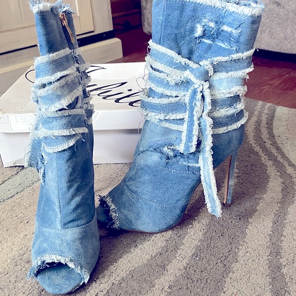 Jubilee Acid Wash Denim Heels Size 7 - Picture 2 of 3